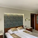 Zamek Karnity Hotel 3*