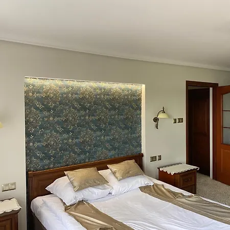 Zamek Karnity Hotel 3*