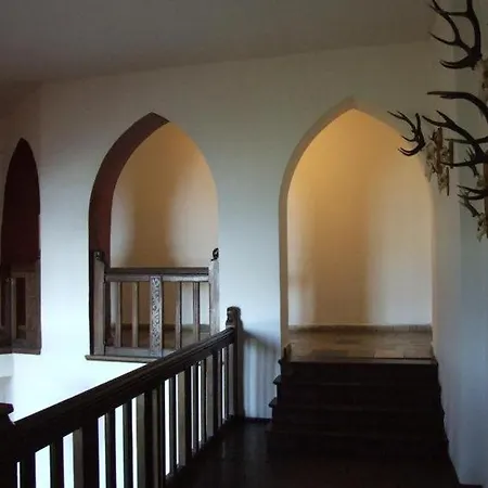 Zamek Karnity Otel 3*